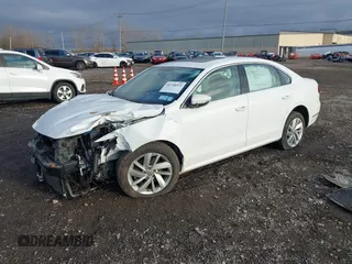 2018 Volkswagen Passat SE z VIN 1VWBA7A33JC025947, wystawiony jako IAAI lot #40748533 z przebiegiem 58 340 mil mil oraz . Historia ofert i sprzedaży dostępna na DreamBid. Obrazek 2.