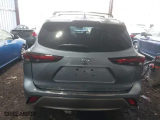 2024 Toyota Highlander LE with VIN 5TDKDRBH4RS567200, listed as a IAAI auction lot 41451059 with 4,439 mi miles. Bid and sale history available at carsss.com. Image 16.