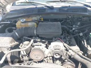2003 Jeep Liberty Sport with VIN 1J4GK48K33W676704, listed as a IAAI auction lot 42007037 with 114,290 mi miles and . Bid and sale history available at DreamBid. Image 10.