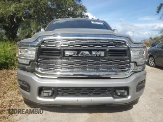 2022 Ram 2500 Limited z VIN 3C6UR5SL8NG433863, wystawiony jako Copart lot #76422054 z przebiegiem Nie podano mil oraz Nie do naprawy • Non repairable. Historia ofert i sprzedaży dostępna na DreamBid. Obrazek 5.
