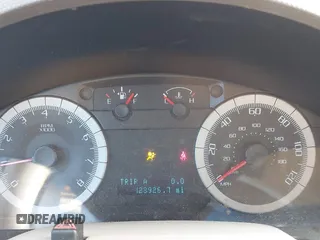 2008 Ford Escape XLT z VIN 1FMCU03158KD31562, wystawiony jako IAAI lot #42319652 z przebiegiem 123 926 mil mil oraz . Historia ofert i sprzedaży dostępna na DreamBid. Obrazek 7.