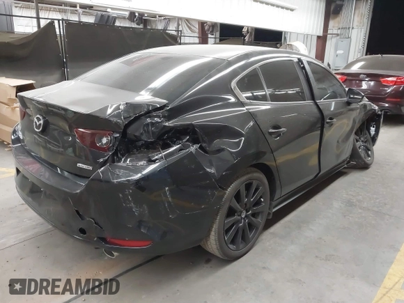2024 Mazda 3 S Select Sport z VIN 3MZBPABMXRM432614, wystawiony jako IAAI lot #41654313 z przebiegiem Nie podano mil oraz . Historia ofert i sprzedaży dostępna na DreamBid. Obrazek 4.