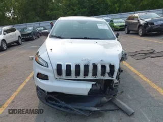 2017 Jeep Cherokee Sport with VIN 1C4PJMAB5HW619883, listed as a IAAI auction lot 42412423 with 177,063 mi miles and . Bid and sale history available at DreamBid. Image 13.