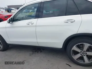 2022 Mercedes-Benz GLC 300 with VIN W1N0G8DB0NG080347, listed as a IAAI auction lot 42136270 with 30,480 mi miles and . Bid and sale history available at DreamBid. Image 14.