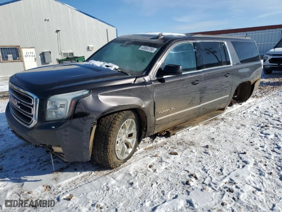 2017 GMC Yukon XL SLT with VIN 1GKS2GKC8HR214166, listed as a Copart auction lot 43064795 with 158,595 mi miles and Salvage Title. Bid and sale history available at carsss.com. Image 1.