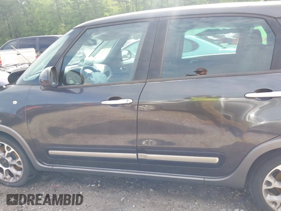 2014 FIAT 500L Trekking z VIN ZFBCFADH8EZ008208, wystawiony jako IAAI lot #42091284 z przebiegiem 79 407 mil mil oraz . Historia ofert i sprzedaży dostępna na DreamBid. Obrazek 15.