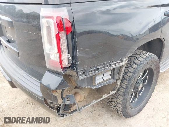 2015 GMC Yukon SLT with VIN 1GKS1BKC5FR274408, listed as a IAAI auction lot 41942157 with 165,978 mi miles. Bid and sale history available at carsss.com. Image 6.