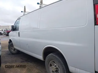 2017 Chevrolet Express Cargo Van with VIN 1GCWGAFF6H1176404, listed as a IAAI auction lot 42014572 with 104,378 mi miles. Bid and sale history available at carsss.com. Image 14.