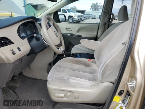 2012 Toyota Sienna LE AAS с VIN 5TDKK3DC6CS276676, выставлен на аукционе Copart как лот 56898135 с пробегом 167 432 миль миль и Списание • Salvage title. История ставок и продаж доступна на DreamBid. Изображение 7.