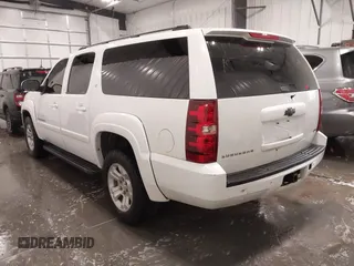 2007 Chevrolet Suburban LT with VIN 1GNFK16307J240138, listed as a IAAI auction lot 42039221 with 212,689 mi miles and . Bid and sale history available at DreamBid. Image 3.