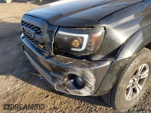 2006 Toyota Tacoma z VIN 5TELU42N26Z271569, wystawiony jako IAAI lot #41760118 z przebiegiem 123 299 mil mil oraz . Historia ofert i sprzedaży dostępna na DreamBid. Obrazek 6.