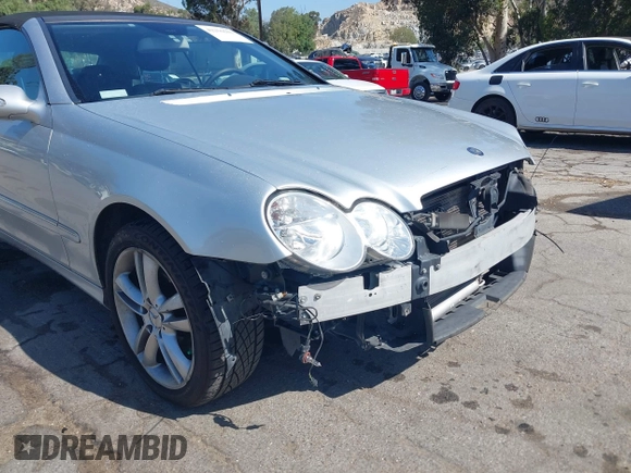 2007 Mercedes-Benz CLK 350 with VIN WDBTK56F27F228877, listed as a IAAI auction lot 42256623 with 158,017 mi miles and . Bid and sale history available at DreamBid. Image 14.