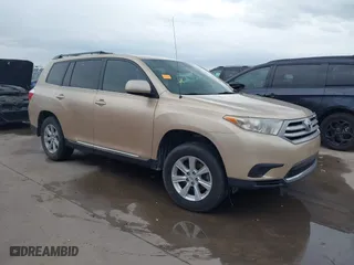 2011 Toyota Highlander with VIN 5TDZK3EH3BS038579, listed as a IAAI auction lot 37866988 with 128,956 mi miles. Bid and sale history available at carsss.com. Image 1.