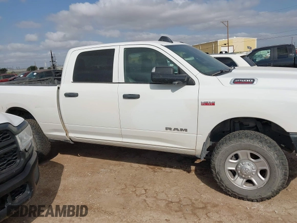 2022 Ram 2500 Tradesman с VIN 3C6UR5CJ4NG203881, выставлен на аукционе IAAI как лот 42513409 с пробегом 138 265 миль миль и . История ставок и продаж доступна на DreamBid. Изображение 13.