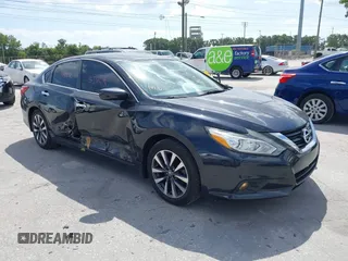 2017 Nissan Altima SR z VIN 1N4AL3AP6HC221871, wystawiony jako IAAI lot #42171292 z przebiegiem 59 608 mil mil oraz . Historia ofert i sprzedaży dostępna na DreamBid. Obrazek 1.