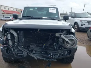2023 Ford Bronco z VIN 1FMEE5DP2PLB16493, wystawiony jako IAAI lot #42507079 z przebiegiem 59 656 mil mil oraz . Historia ofert i sprzedaży dostępna na DreamBid. Obrazek 13.