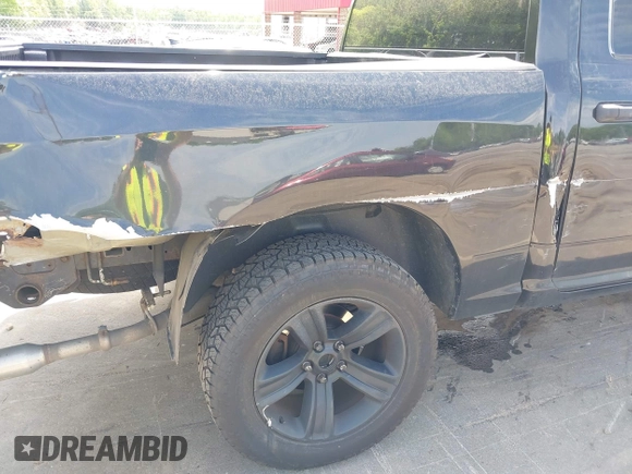 2015 Ram 1500 Express z VIN 1C6RR7KT4FS768971, wystawiony jako IAAI lot #42114105 z przebiegiem 97 725 mil mil oraz . Historia ofert i sprzedaży dostępna na DreamBid. Obrazek 17.