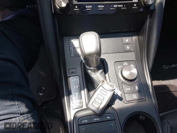 2024 Lexus IS 350 F Sport z VIN JTHGZ1B28R5076461, wystawiony jako IAAI lot #42116778 z przebiegiem 14 090 mil mil oraz . Historia ofert i sprzedaży dostępna na DreamBid. Obrazek 11.
