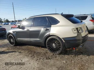 2017 Bentley Bentayga W12 z VIN SJAAC2ZVXHC016000, wystawiony jako Copart lot #43702555 z przebiegiem 46 172 mil mil oraz Szkody całkowita. Historia ofert i sprzedaży dostępna na DreamBid. Obrazek 2.