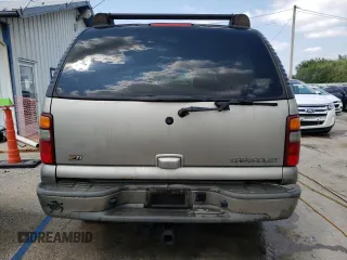 2003 Chevrolet Suburban Z71 with VIN 3GNFK16Z33G268595, listed as a Copart auction lot 66014724 with 297,782 mi miles and Salvage Title. Bid and sale history available at carsss.com. Image 6.