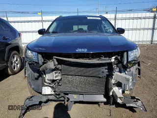 2018 Jeep Compass Latitude with VIN 3C4NJDBB5JT161697, listed as a Copart auction lot 52482895 with 60,631 mi miles and Salvage Title. Bid and sale history available at DreamBid. Image 5.