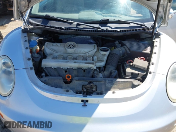2008 Volkswagen New Beetle Coupe S with VIN 3VWRW31C88M509260, listed as a IAAI auction lot 42032305 with 122,760 mi miles. Bid and sale history available at carsss.com. Image 10.