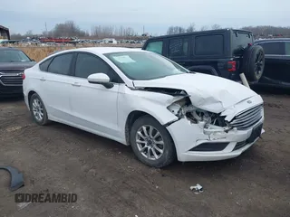 2017 Ford Fusion S with VIN 3FA6P0G71HR260823, listed as a IAAI auction lot 41690056 with 177,525 mi miles. Bid and sale history available at carsss.com. Image 1.