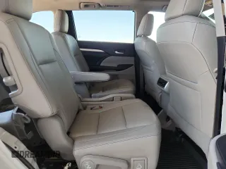 2018 Toyota Highlander SE z VIN 5TDJZRFH2JS550407, wystawiony jako Copart lot #61050545 z przebiegiem 71 711 mil mil oraz Szkoda całkowita • Salvage title. Historia ofert i sprzedaży dostępna na DreamBid. Obrazek 11.