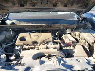 2019 Toyota RAV4 XLE with VIN 2T3W1RFV3KC002372, listed as a IAAI auction lot 41701236 with 111,706 mi miles. Bid and sale history available at carsss.com. Image 10.