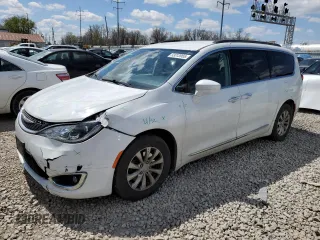 2017 Chrysler Pacifica Touring L with VIN 2C4RC1BG4HR821229, listed as a Copart auction lot 53313955 with 151,475 mi miles and Salvage Title. Bid and sale history available at DreamBid. Image 1.