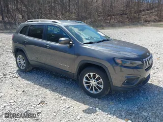 2019 Jeep Cherokee Latitude Plus with VIN 1C4PJMLB0KD191740, listed as a IAAI auction lot 41585682 with 91,755 mi miles. Bid and sale history available at carsss.com. Image 1.