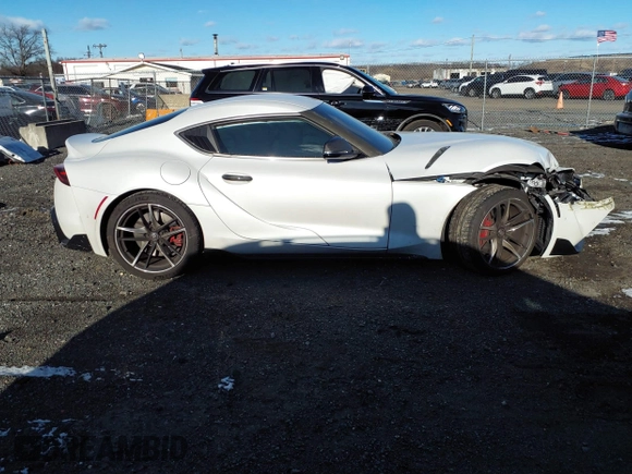 2022 Toyota GR Supra 3.0 with VIN WZ1DB0C08NW053137, listed as a IAAI auction lot 41267836 with 1 mi miles. Bid and sale history available at carsss.com. Image 13.