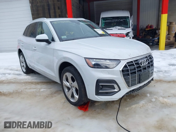 2021 Audi Q5 Prestige with VIN WA1CAAFY2M2096909, listed as a IAAI auction lot 40746125 with 10,025 mi miles. Bid and sale history available at carsss.com. Image 1.