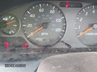 2002 Nissan Sentra GXE z VIN 3N1CB51D42L652280, wystawiony jako IAAI lot #41983766 z przebiegiem 184 787 mil mil oraz . Historia ofert i sprzedaży dostępna na DreamBid. Obrazek 7.
