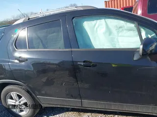 2021 Chevrolet Trax LT with VIN KL7CJLSB7MB335483, listed as a IAAI auction lot 41476473 with 167,612 mi miles and . Bid and sale history available at DreamBid. Image 13.