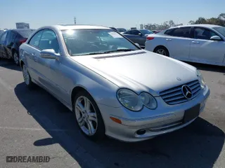 2005 Mercedes-Benz CLK-Class 3.2L with VIN WDBTJ65J35F145745, listed as a IAAI auction lot 42004415 with 189,275 mi miles. Bid and sale history available at carsss.com. Image 1.