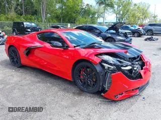 2023 Chevrolet Corvette 1LT z VIN 1G1YA2D48P5113841, wystawiony jako IAAI lot #41888380 z przebiegiem 39 035 mil mil oraz . Historia ofert i sprzedaży dostępna na DreamBid. Obrazek 1.