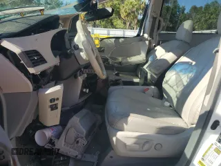 2014 Toyota Sienna XLE with VIN 5TDYK3DC4ES457160, listed as a Copart auction lot 48921425 with 0 mi miles and Salvage Title. Bid and sale history available at carsss.com. Image 7.