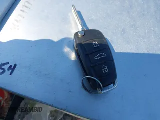 2016 Audi A3 Premium z VIN WAUA7GFF4G1051667, wystawiony jako IAAI lot #41945674 z przebiegiem 101 648 mil mil oraz . Historia ofert i sprzedaży dostępna na DreamBid. Obrazek 11.