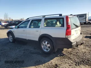 2001 Volvo V70 with VIN YV1SZ58D011006552, listed as a Copart auction lot 47091045 with 131,148 mi miles and Salvage Title. Bid and sale history available at carsss.com. Image 2.