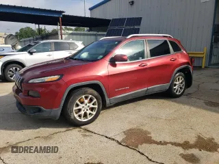 2014 Jeep Cherokee Latitude z VIN 1C4PJLCB6EW172158, wystawiony jako Copart lot #53889975 z przebiegiem 174 246 mil mil oraz Szkoda całkowita • Salvage title. Historia ofert i sprzedaży dostępna na DreamBid. Obrazek 1.