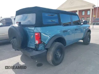 2023 Ford Bronco z VIN 1FMDE5BH2PLA98570, wystawiony jako IAAI lot #42322165 z przebiegiem 10 266 mil mil oraz . Historia ofert i sprzedaży dostępna na DreamBid. Obrazek 4.