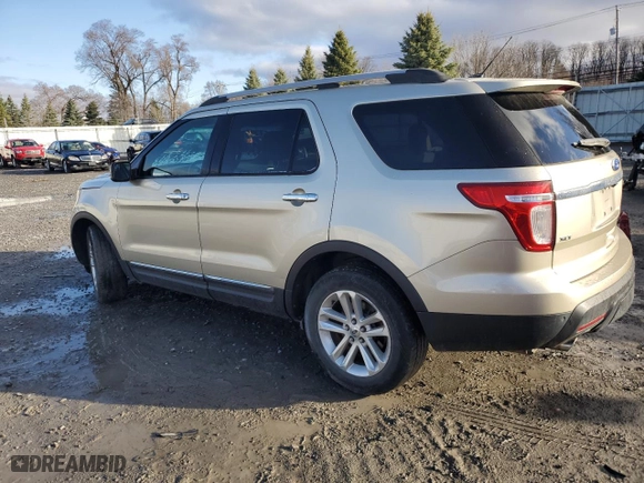 2011 Ford Explorer XLT with VIN 1FMHK8D88BGA63137, listed as a Copart auction lot 50063195 with 138,270 mi miles and Salvage Title. Bid and sale history available at carsss.com. Image 2.