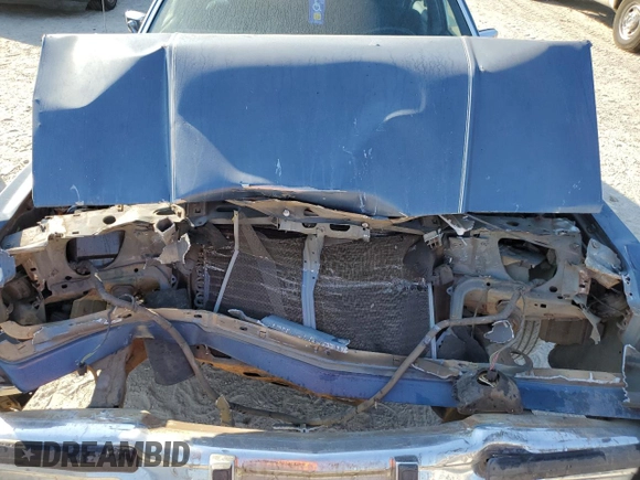 1988 Mercury Grand Marquis GS z VIN 2MEBM74F1JX664779, wystawiony jako Copart lot #76826594 z przebiegiem Nie podano mil oraz Szkody całkowita. Historia ofert i sprzedaży dostępna na DreamBid. Obrazek 11.