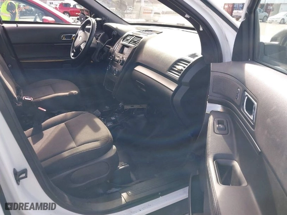 2019 Ford Police Interceptor Utility with VIN 1FM5K8AR6KGA12963, listed as a IAAI auction lot 41475440 with 102,157 mi miles. Bid and sale history available at carsss.com. Image 5.
