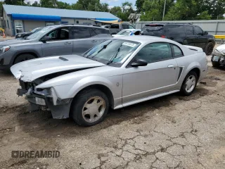 2001 Ford Mustang Standard with VIN 1FAFP40491F135093, listed as a Copart auction lot 59733575 with Not provided miles and Salvage title. Bid and sale history available at DreamBid. Image 1.