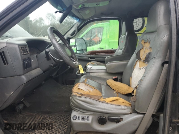 2002 Ford F-350 XL z VIN 1FTWW33F92EB51645, wystawiony jako Copart lot #79216984 z przebiegiem Nie podano mil oraz Szkoda całkowita • Salvage title. Historia ofert i sprzedaży dostępna na DreamBid. Obrazek 7.
