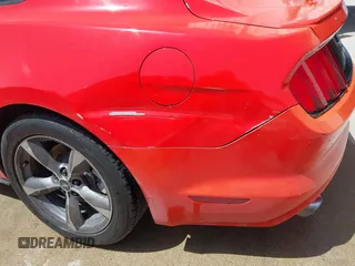 2015 Ford Mustang V6 z VIN 1FA6P8AM7F5329737, wystawiony jako IAAI lot #42761829 z przebiegiem 125 495 mil mil oraz . Historia ofert i sprzedaży dostępna na DreamBid. Obrazek 17.