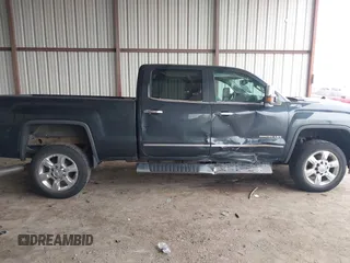 2017 GMC Sierra 2500HD SLT with VIN 1GT12TEY3HF232700, listed as a IAAI auction lot 41381275 with 217,148 mi miles. Bid and sale history available at carsss.com. Image 6.