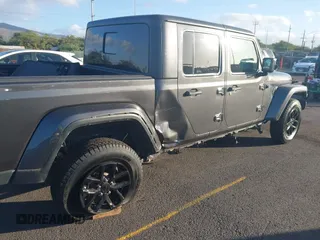 2023 Jeep Gladiator Sport S z VIN 1C6HJTAG4PL507092, wystawiony jako IAAI lot #41221714 z przebiegiem 29 566 mil mil oraz . Historia ofert i sprzedaży dostępna na DreamBid. Obrazek 6.
